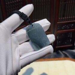 Mặt dây vô sự bài ngọc cẩm thạch, chạm khắc tỳ hưu