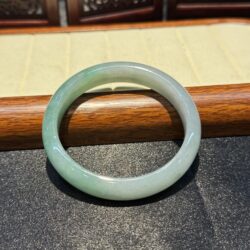 Vòng bản liền ngọc phỉ thuý phiêu lục