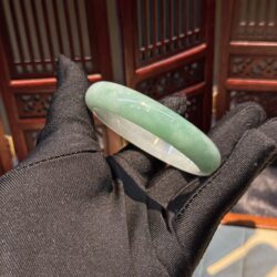 Vòng bản liền ngọc phỉ thuý phiêu lục