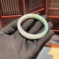 Vòng bản liền ngọc phỉ thuý phiêu lục