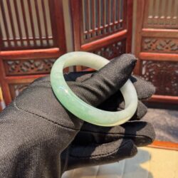 Vòng bản liền ngọc phỉ thuý phiêu lục