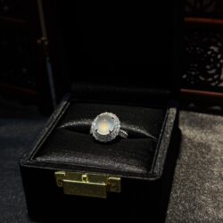 Nhẫn ngọc phỉ thuý thuỷ tinh chủng