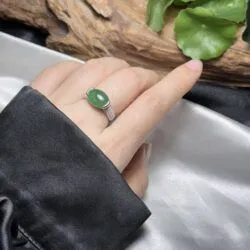 Nhẫn yên ngựa ngọc Phỉ thuý xanh lục Myanmar - Ảnh 5