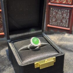 Nhẫn ngọc phỉ thuý xanh lục Myanmar Nhẫn ngọc phỉ thuý xanh lục Myanmar