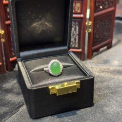 Nhẫn ngọc phỉ thuý xanh lục Myanmar Nhẫn ngọc phỉ thuý xanh lục Myanmar