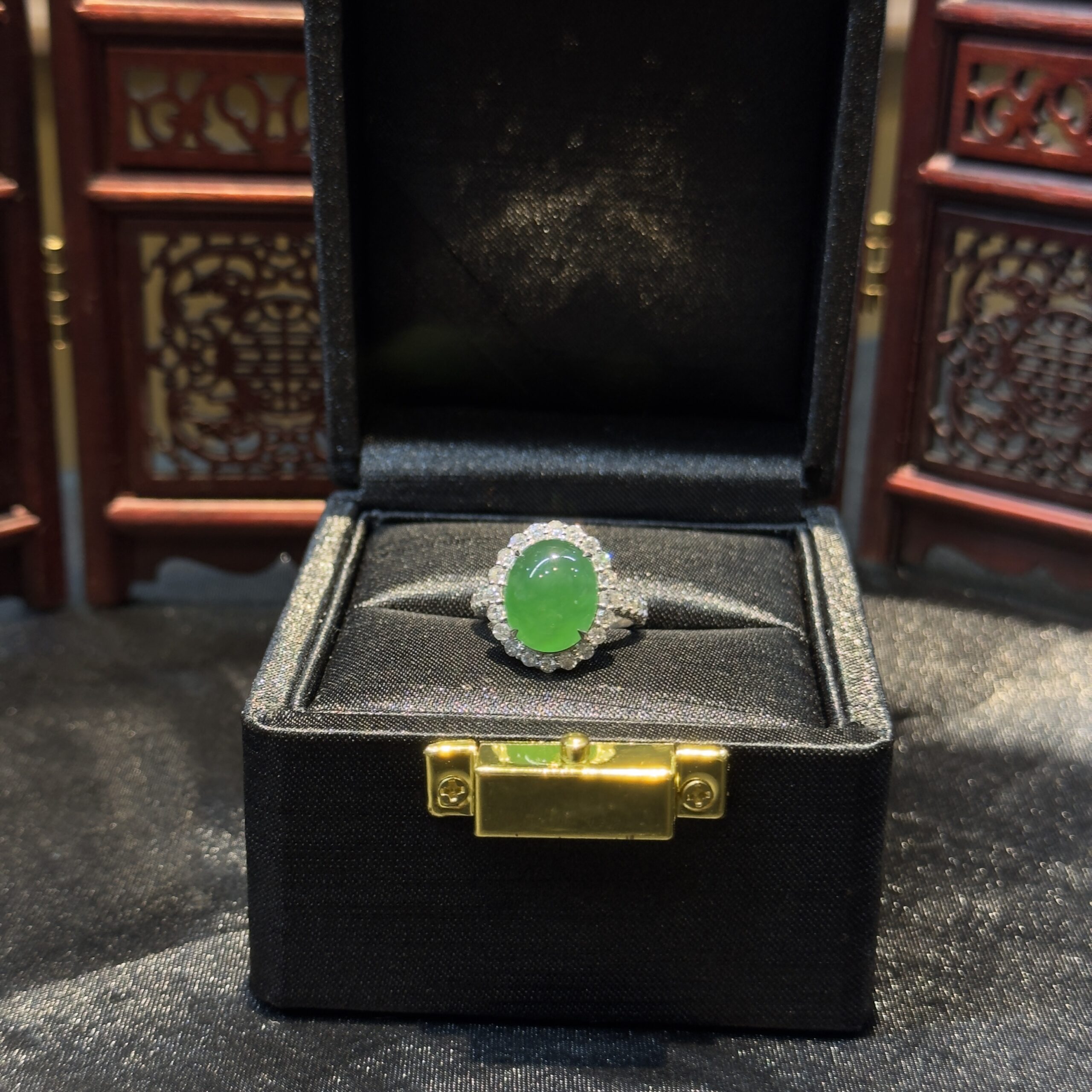 Nhẫn ngọc phỉ thuý xanh lục Myanmar Nhẫn ngọc phỉ thuý xanh lục Myanmar - Ảnh 9