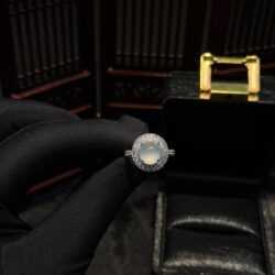 Nhẫn ngọc phỉ thuý thuỷ tinh chủng