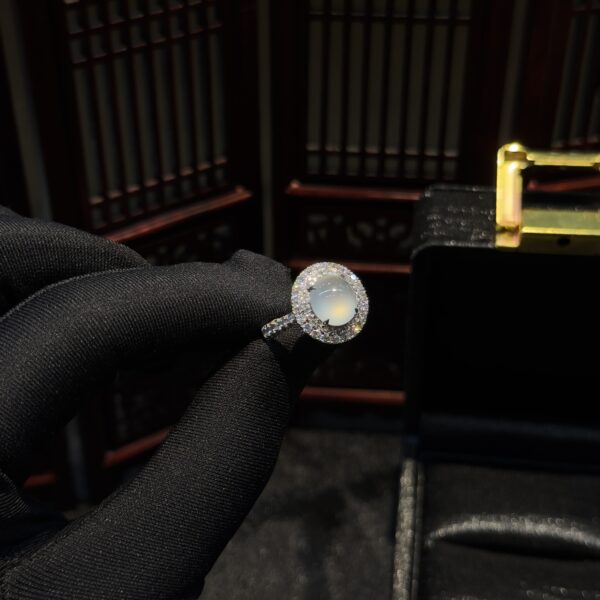 Nhẫn ngọc phỉ thuý thuỷ tinh chủng