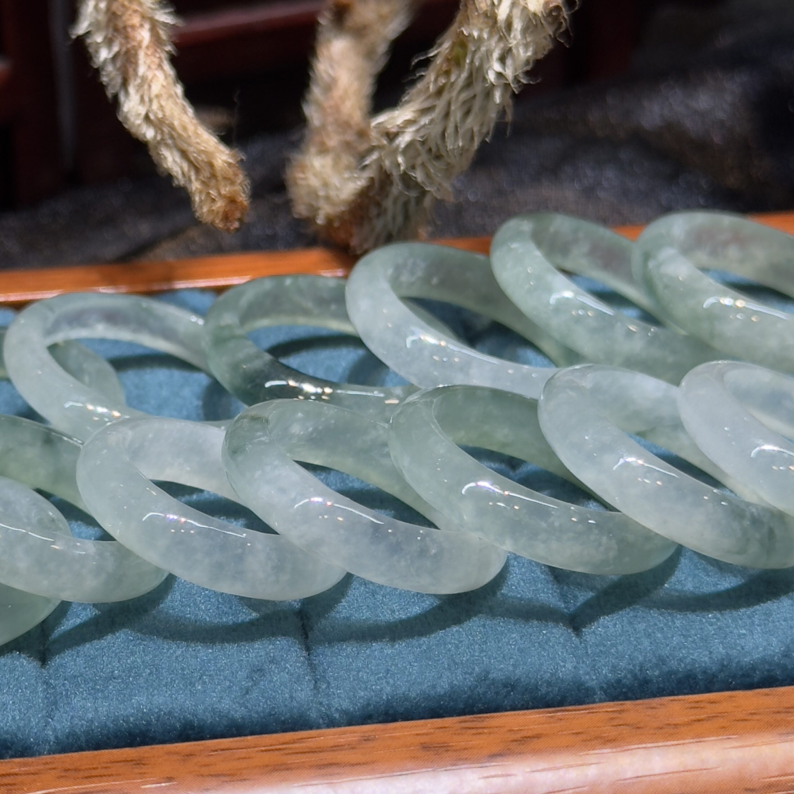 Nhẫn ngọc phỉ thuý hoa bay Nhẫn ngọc phỉ thuý hoa bay - Ảnh 3