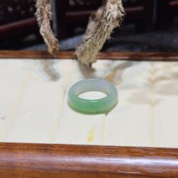 Nhẫn ngọc phỉ thúy xanh lý táo