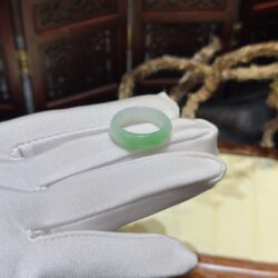 Nhẫn ngọc phỉ thúy xanh lý táo - Ảnh 4