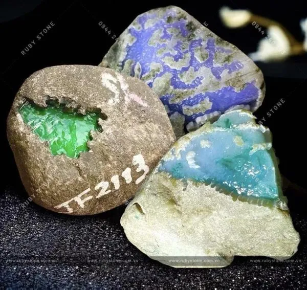 Vì Sao Phỉ Thuý Lại Có Rạn Nứt? Cách Nhận Biết Vết Rạn, Nứt, Sớ, Bông Và Đường Chỉ Trong Ngọc