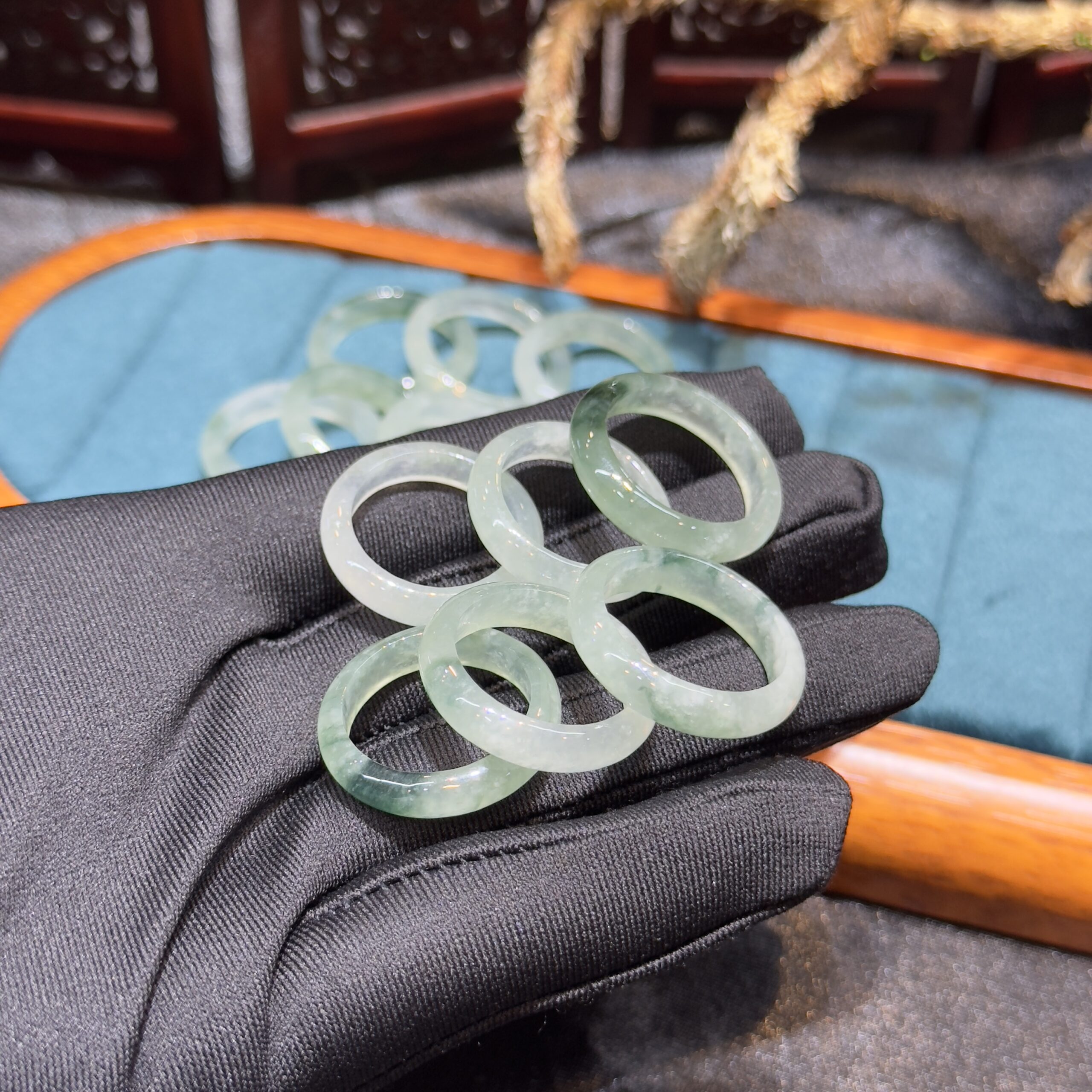 Nhẫn ngọc phỉ thuý hoa bay Nhẫn ngọc phỉ thuý hoa bay - Ảnh 5