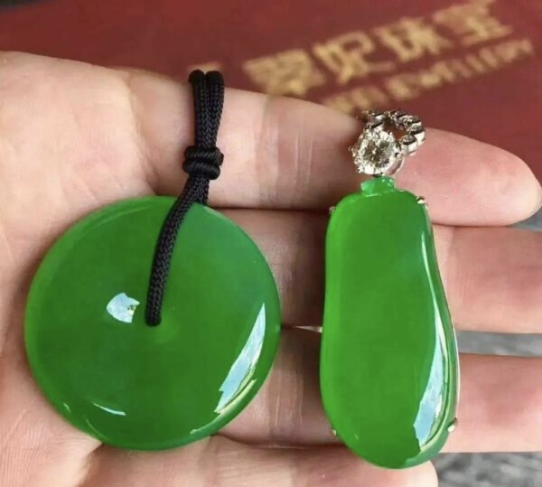 Phỉ Thuý "Chính Dương Xanh" Là Gì? Có Phải Tất Cả Các Màu Đều Là Dương Xanh?