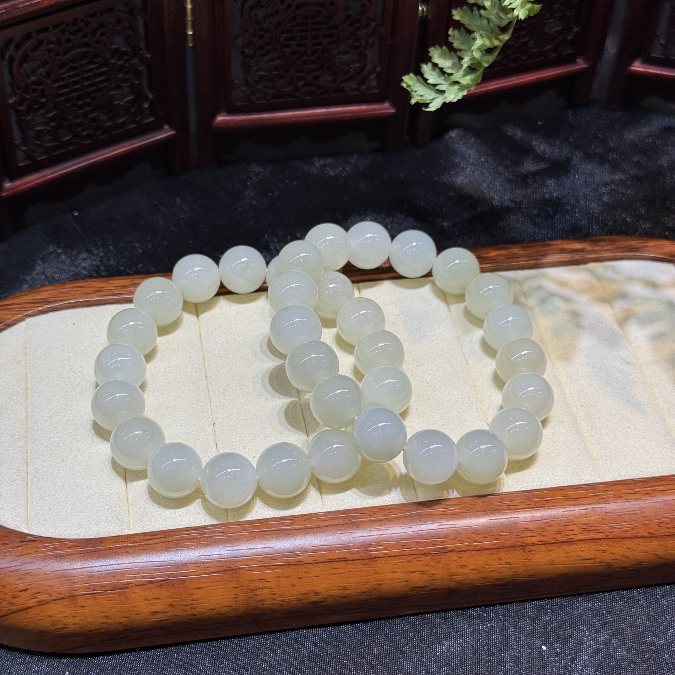 Vòng chuỗi ngọc bích Hoà Điền 12 ly Vòng chuỗi ngọc bích Hoà Điền 12 ly - Ảnh 3