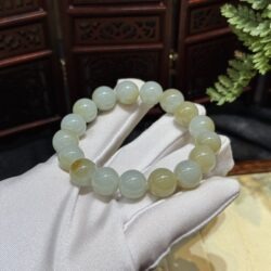 Vòng chuỗi tay ngọc Hoà Điền 12 ly