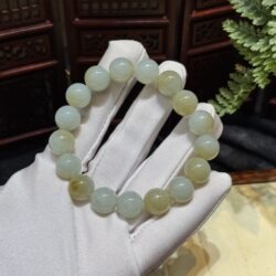 Vòng chuỗi tay ngọc Hoà Điền 12 ly