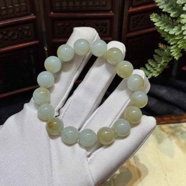 Vòng chuỗi tay ngọc Hoà Điền 12 ly