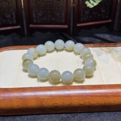 Vòng chuỗi tay ngọc Hoà Điền 12 ly