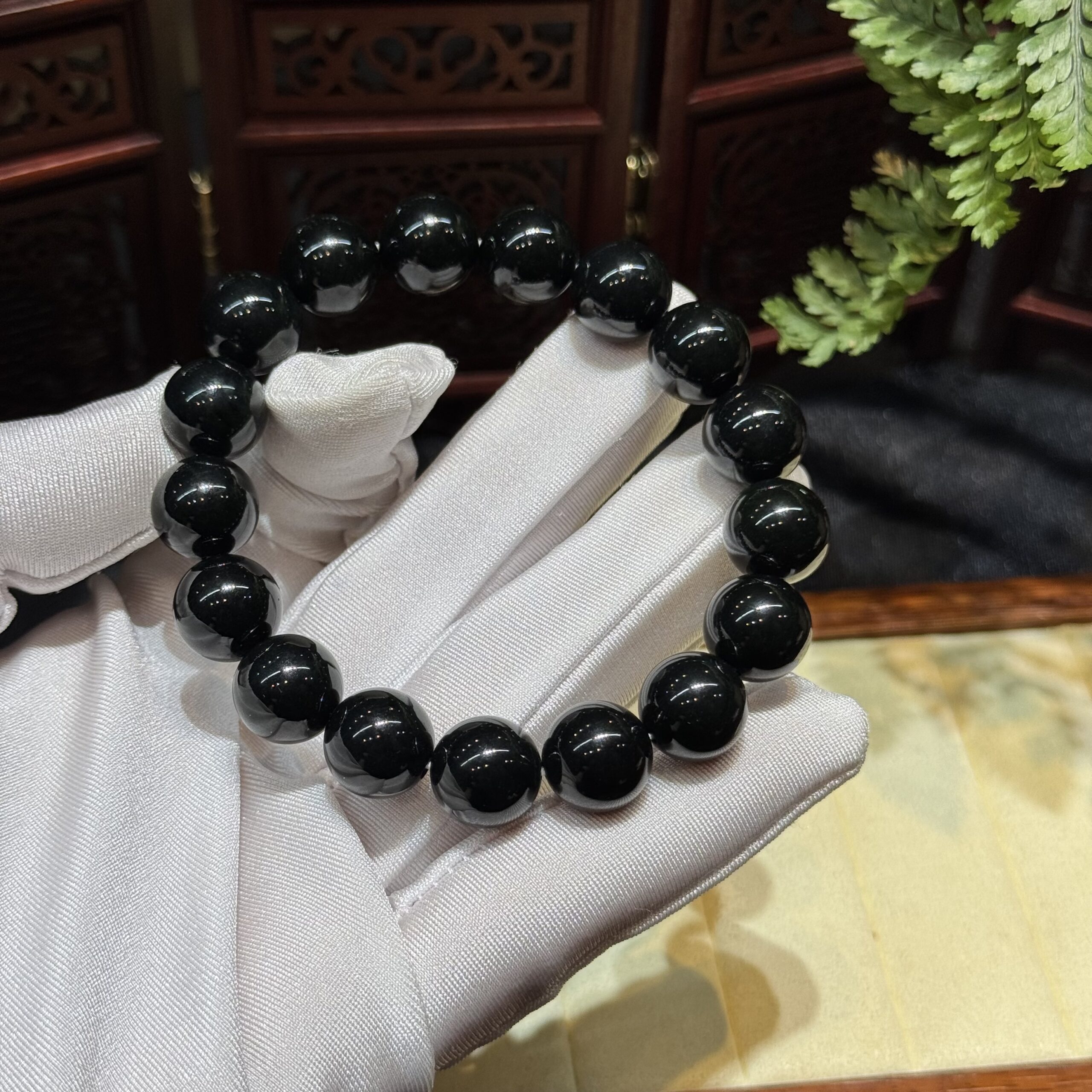 Vòng tay ngọc Hoà Điền 12 ly Vòng tay ngọc Hoà Điền 12 ly - Ảnh 7