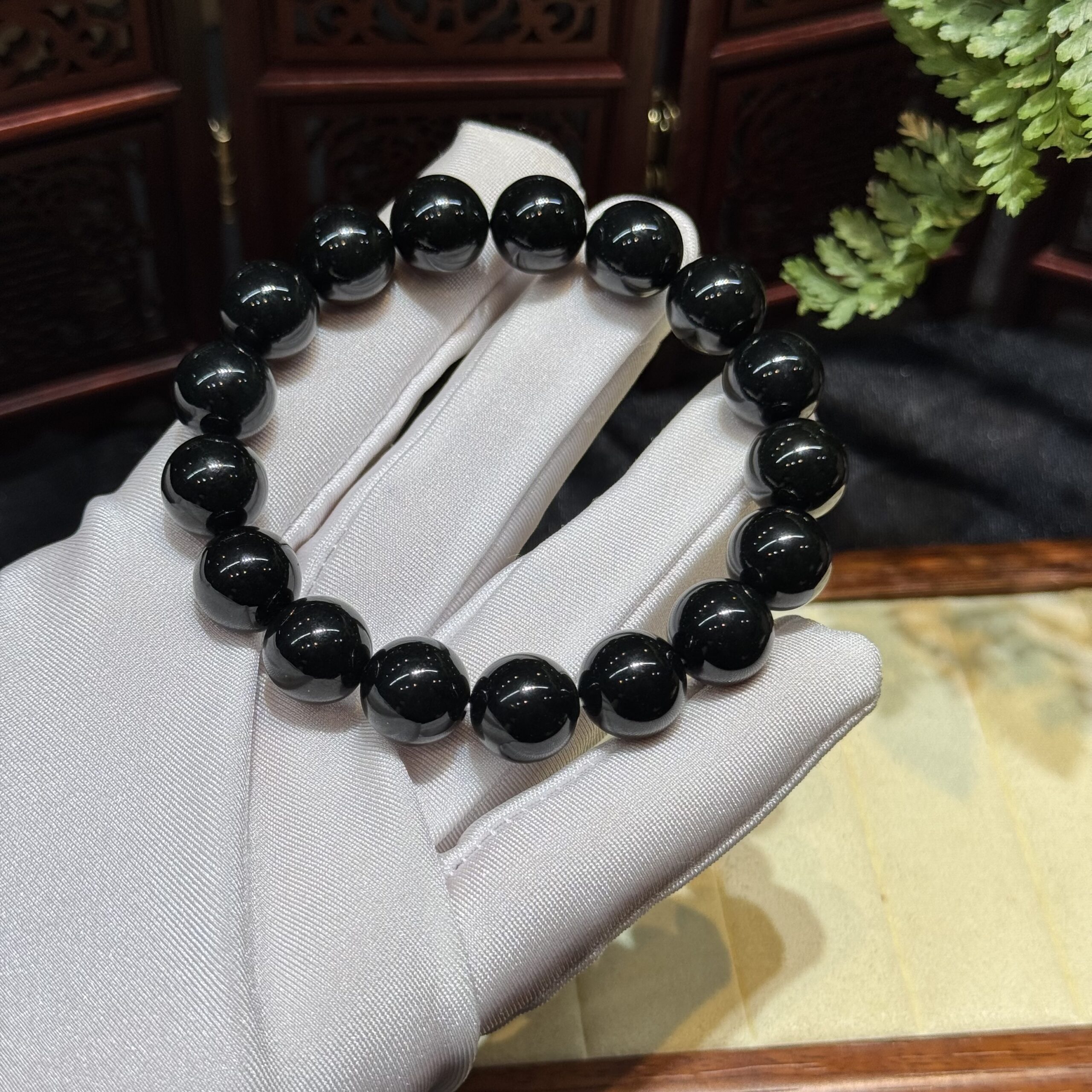 Vòng tay ngọc Hoà Điền 12 ly Vòng tay ngọc Hoà Điền 12 ly - Ảnh 3