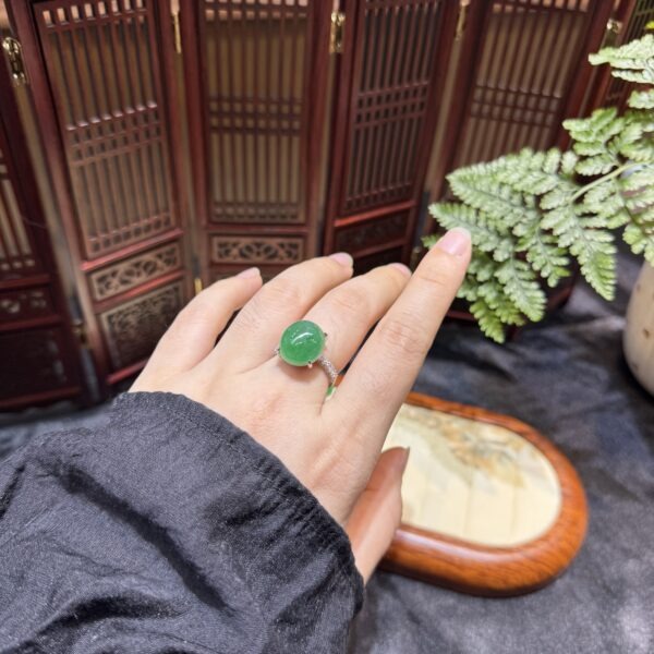 Nhẫn ngọc phỉ thuý băng dương lục Nhẫn ngọc phỉ thuý băng dương lục