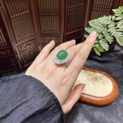 Mặt dây chuyền ngọc Phỉ thuý băng dương lục Myanmar Mặt dây chuyền ngọc Phỉ thuý băng dương lục Myanmar