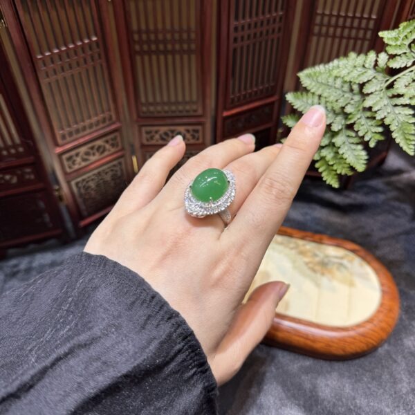 Mặt dây chuyền ngọc Phỉ thuý băng dương lục Myanmar