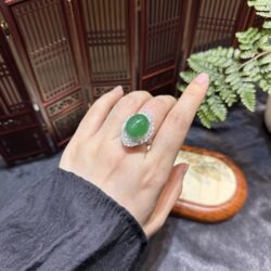 Mặt dây chuyền ngọc Phỉ thuý băng dương lục Myanmar Mặt dây chuyền ngọc Phỉ thuý băng dương lục Myanmar