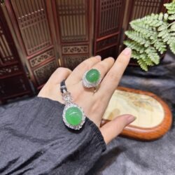 Mặt dây chuyền ngọc phỉ thuý Myanmar Mặt dây chuyền ngọc phỉ thuý Myanmar