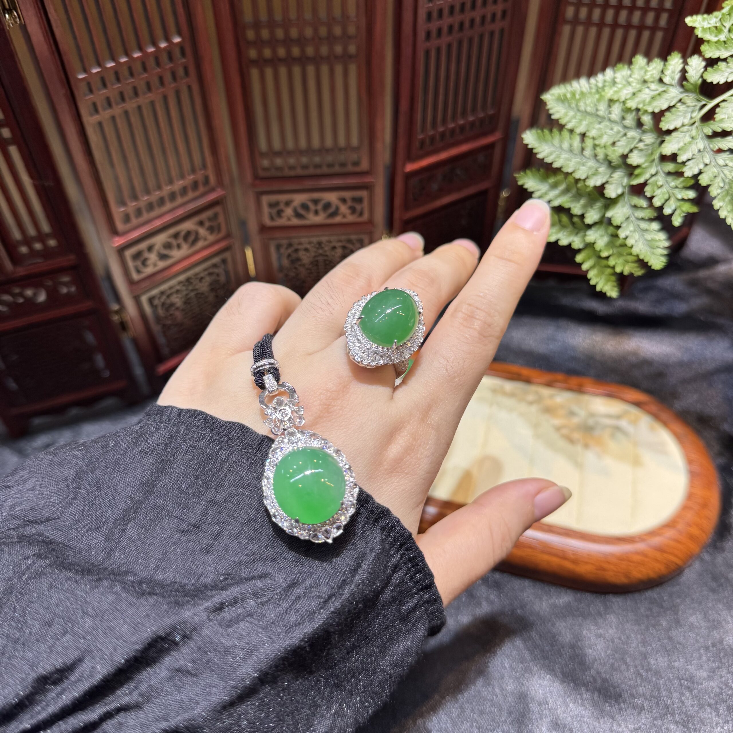 Mặt dây chuyền ngọc phỉ thuý Myanmar Mặt dây chuyền ngọc phỉ thuý Myanmar - Ảnh 11