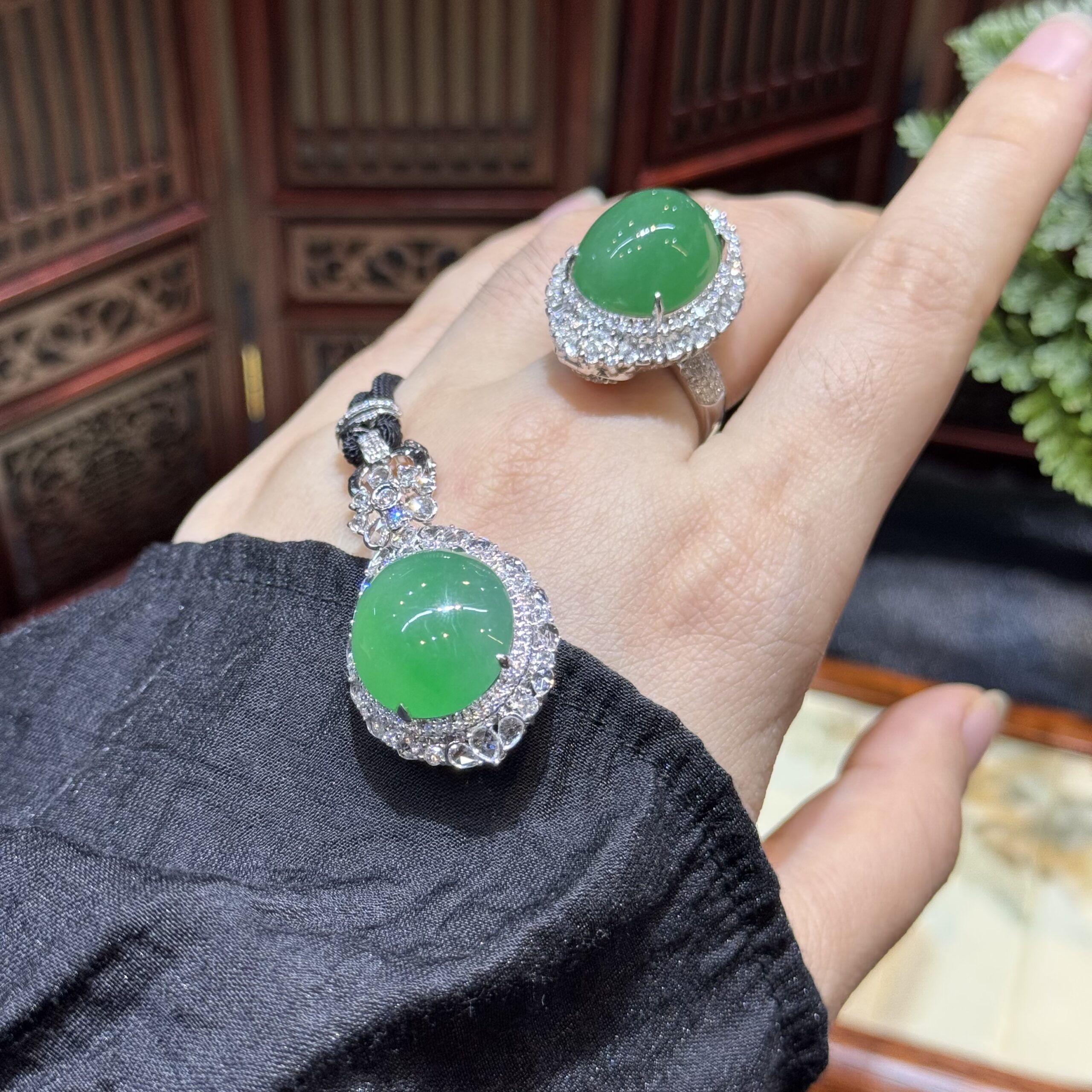 Mặt dây chuyền ngọc phỉ thuý Myanmar Mặt dây chuyền ngọc phỉ thuý Myanmar - Ảnh 12