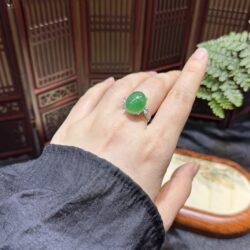 Nhẫn ngọc phỉ thuý băng dương - Ảnh 2