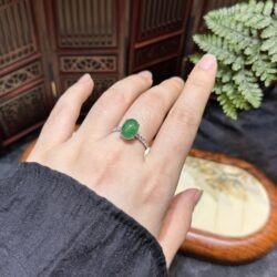 Nhẫn ngọc phỉ thuý băng dương lục đậm Nhẫn ngọc phỉ thuý băng dương lục đậm