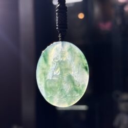 Trang sức ngọc và đá quý phong thủy Phổ hiền bồ tát ngọc phỉ thuý băng hoa bay