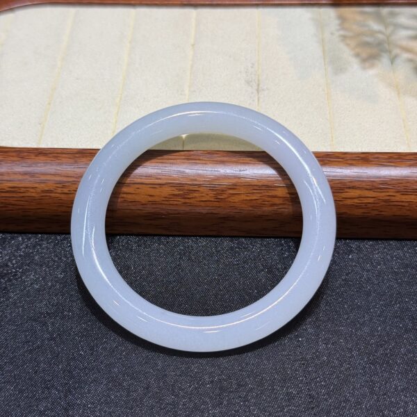 Vòng tay ngọc phỉ thuý nếp băng