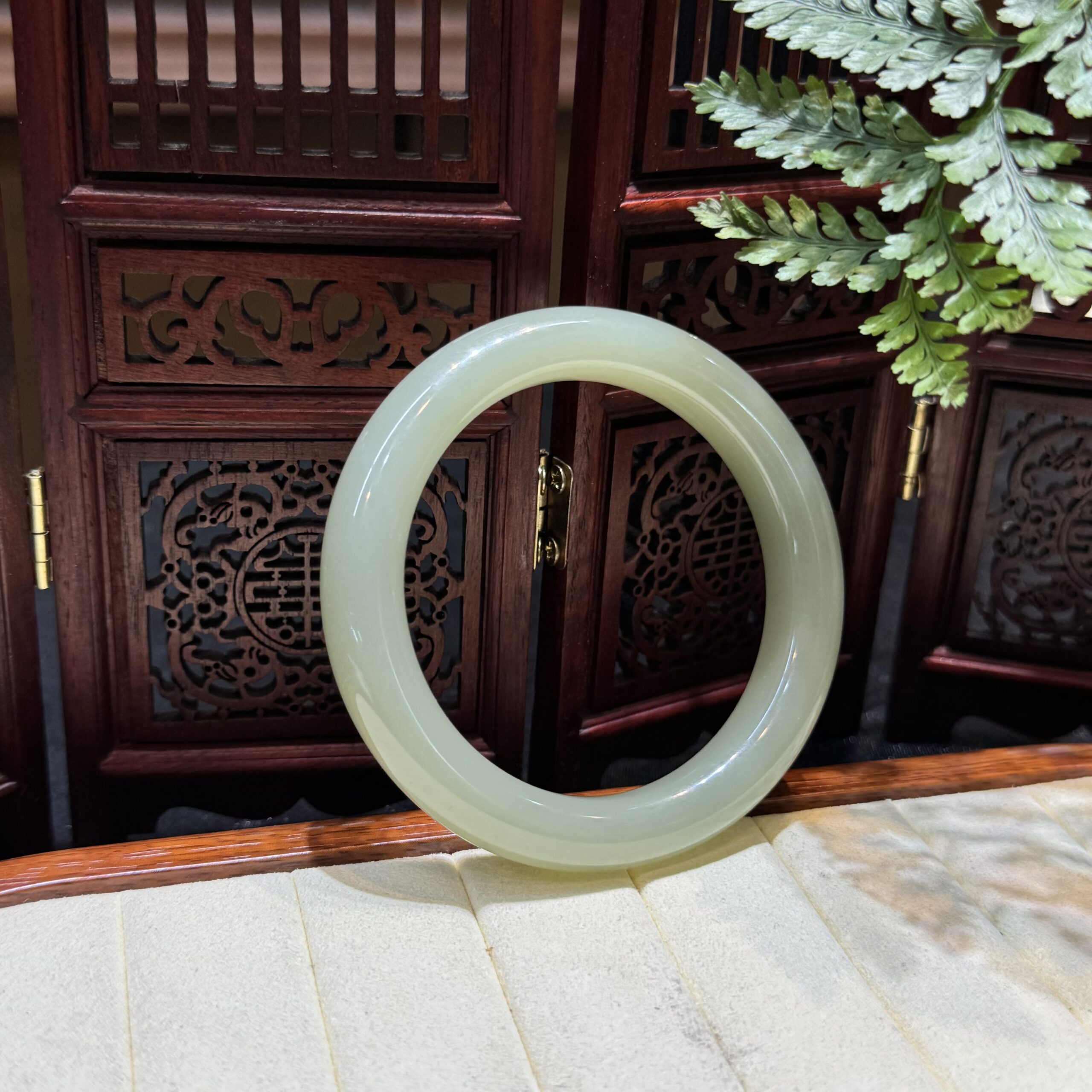 Vòng tay ngọc bích Hoà Điền Vòng tay ngọc bích Hoà Điền