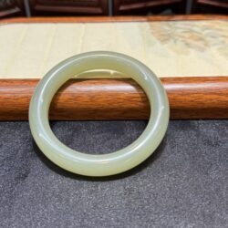 Vòng tay ngọc bích Hoà Điền Vòng tay ngọc bích Hoà Điền