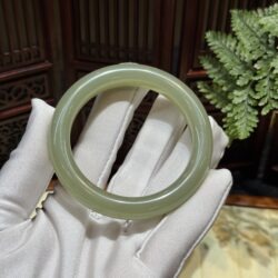 Vòng tay ngọc bích Hoà Điền Vòng tay ngọc bích Hoà Điền