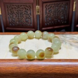 Vòng tay ngọc Hoà Điền 12 ly