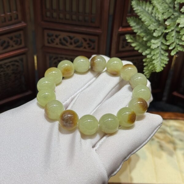 Vòng tay ngọc Hoà Điền 12 ly