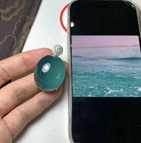 Giải Mã Cơn Sốt "Lam Thiên Không" Phỉ Thuý Thế Hệ Mới