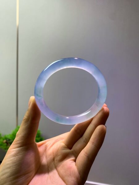 Tại Sao Phỉ Thuý Hoa Bay Lại Được Ưa Chuộng Đến Như Vậy?