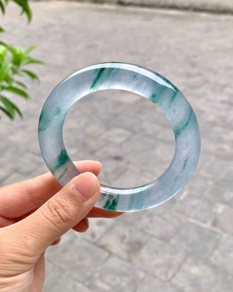 Tại Sao Phỉ Thuý Hoa Bay Lại Được Ưa Chuộng Đến Như Vậy?