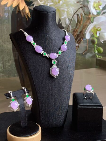 Giải Mã "Màu Tím Thị Phi" Mà Ai Chơi Ngọc Cũng Khó Lý Giải Giải Mã "Màu Tím Thị Phi" Mà Ai Chơi Ngọc Cũng Khó Lý Giải