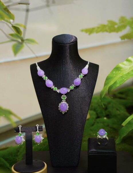 Giải Mã "Màu Tím Thị Phi" Mà Ai Chơi Ngọc Cũng Khó Lý Giải Giải Mã "Màu Tím Thị Phi" Mà Ai Chơi Ngọc Cũng Khó Lý Giải