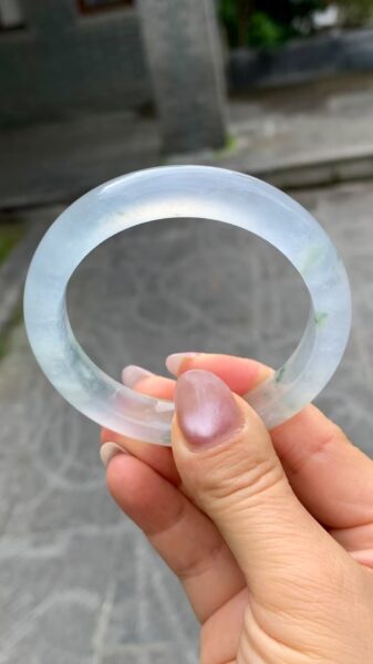 Tại Sao Phỉ Thuý Hoa Bay Lại Được Ưa Chuộng Đến Như Vậy?