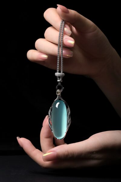 Giải Mã Cơn Sốt "Lam Thiên Không" Phỉ Thuý Thế Hệ Mới