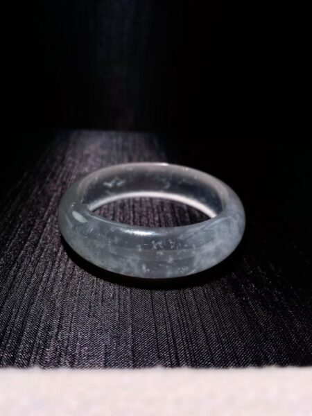 Tại Sao Phỉ Thuý Hoa Bay Lại Được Ưa Chuộng Đến Như Vậy?