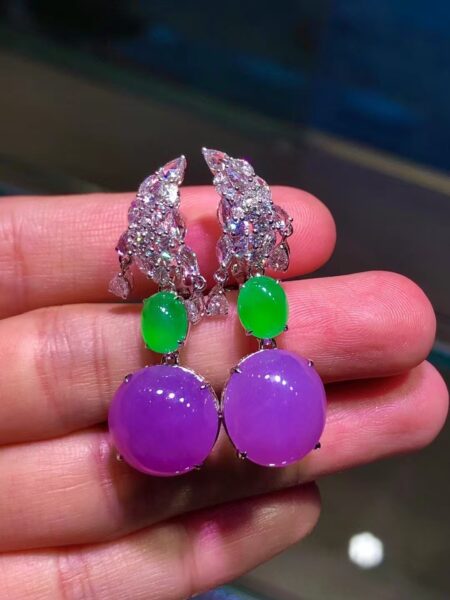 Giải Mã "Màu Tím Thị Phi" Mà Ai Chơi Ngọc Cũng Khó Lý Giải Giải Mã "Màu Tím Thị Phi" Mà Ai Chơi Ngọc Cũng Khó Lý Giải